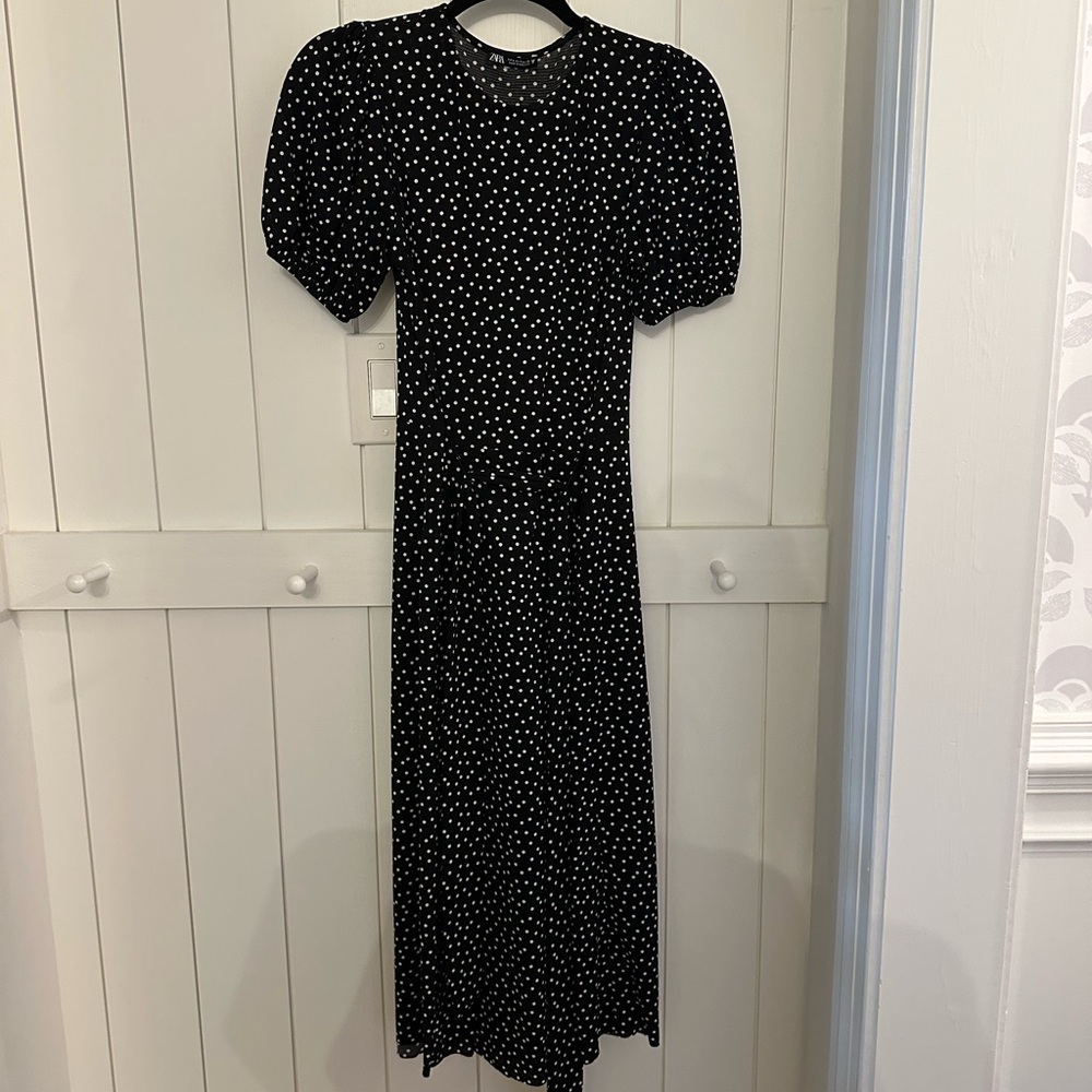 zara printed midi dress with belt black polka dot